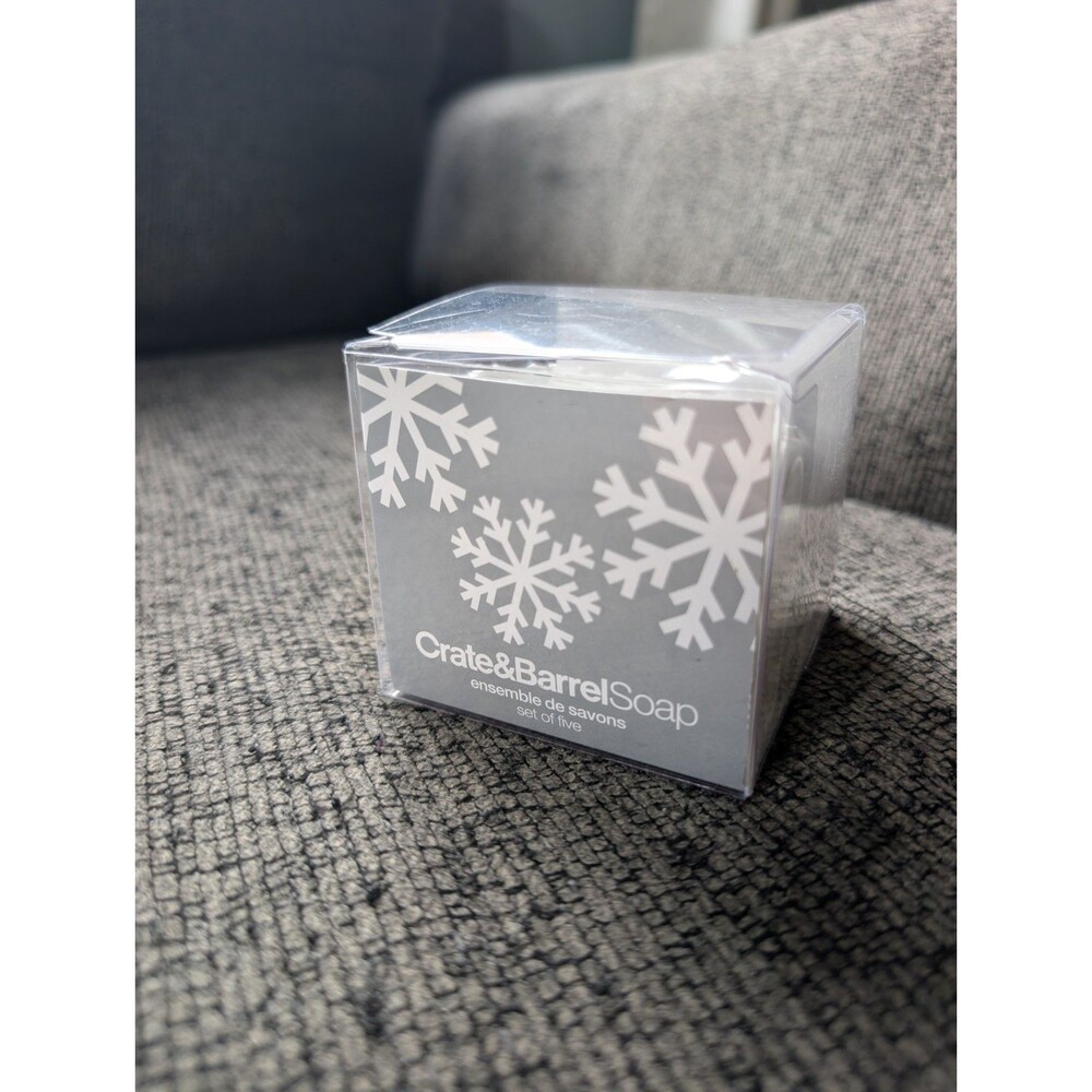 Crate&Barrel (4) Round Snowflake Soaps Made In The USA Christmas